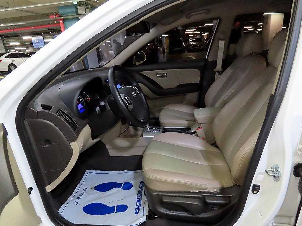 HYUNDAI Avante - Vista 6