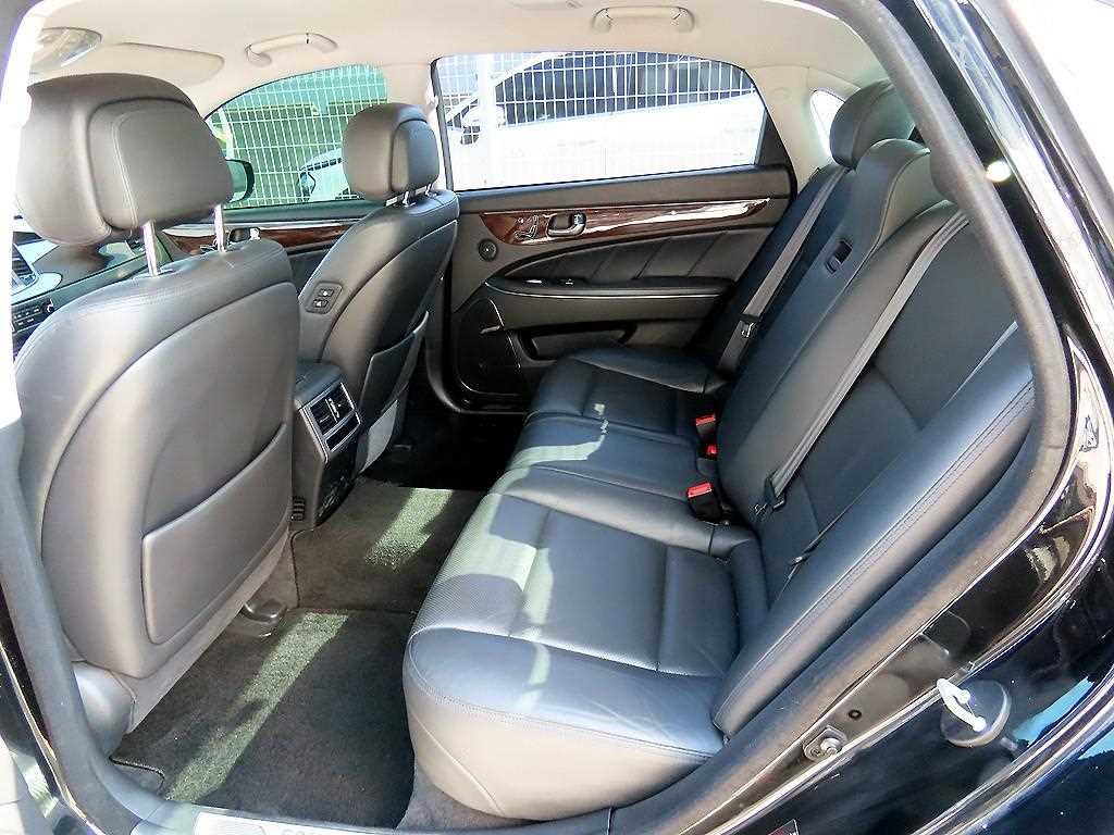 HYUNDAI Equus - Vista 6