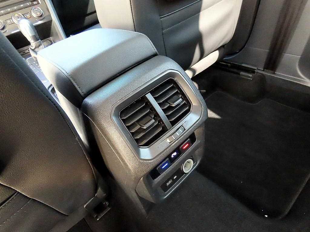 Volkswagen Tiguan 2020 Blanco - Importación desde Corea - HF Imports Iquique - Foto 16