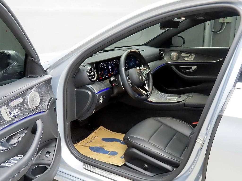 Mercedes Benz E class - Vista 5