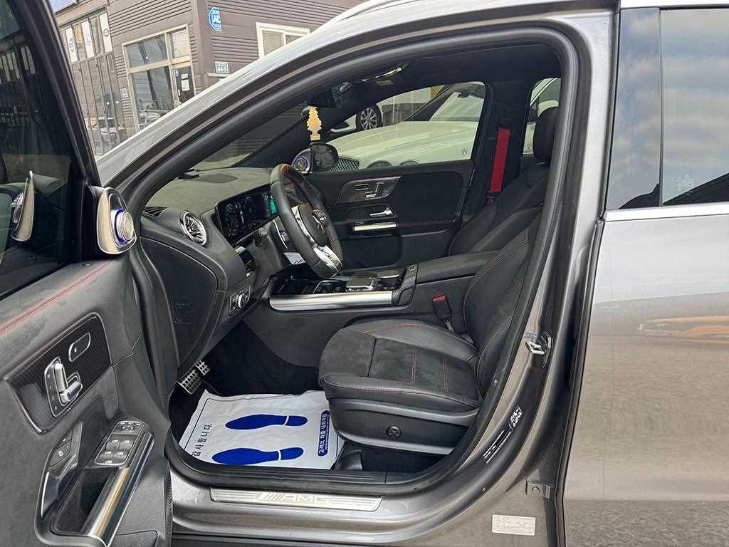 Mercedes Benz GLA Class - Vista 6