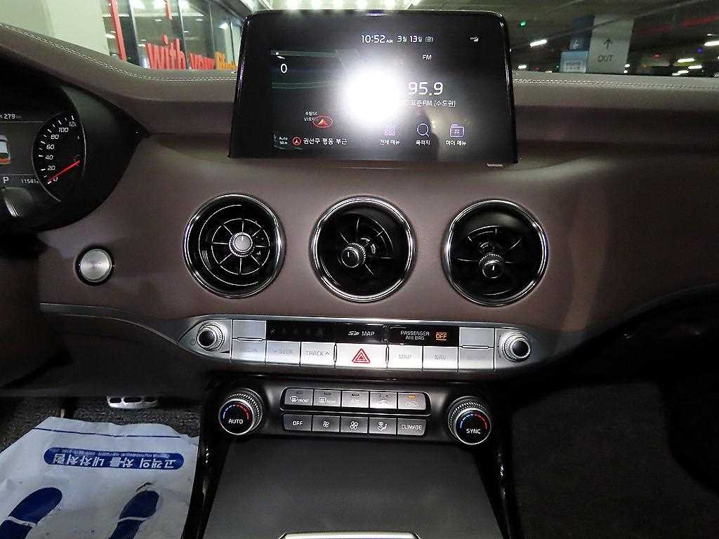 KIA Stinger - Vista 11