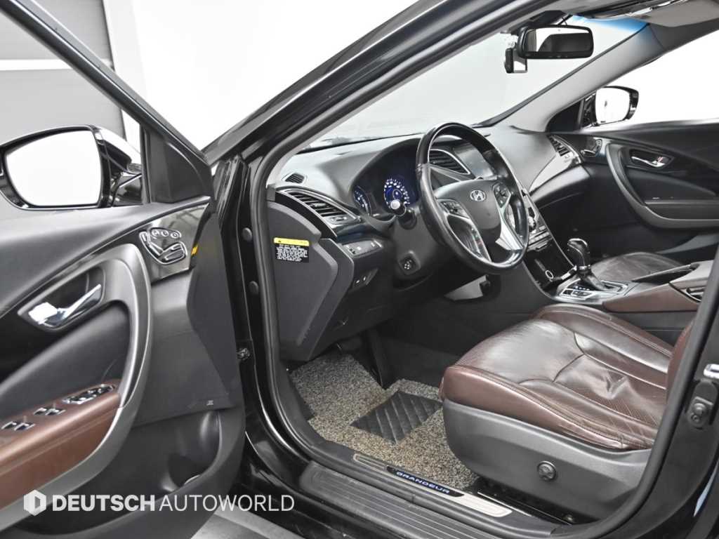 HYUNDAI Grandeur - Vista 11