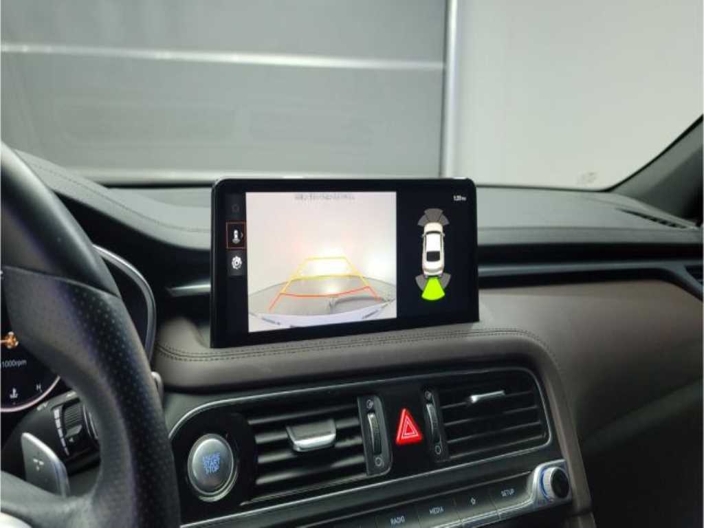 Genesis G70 - Vista 6