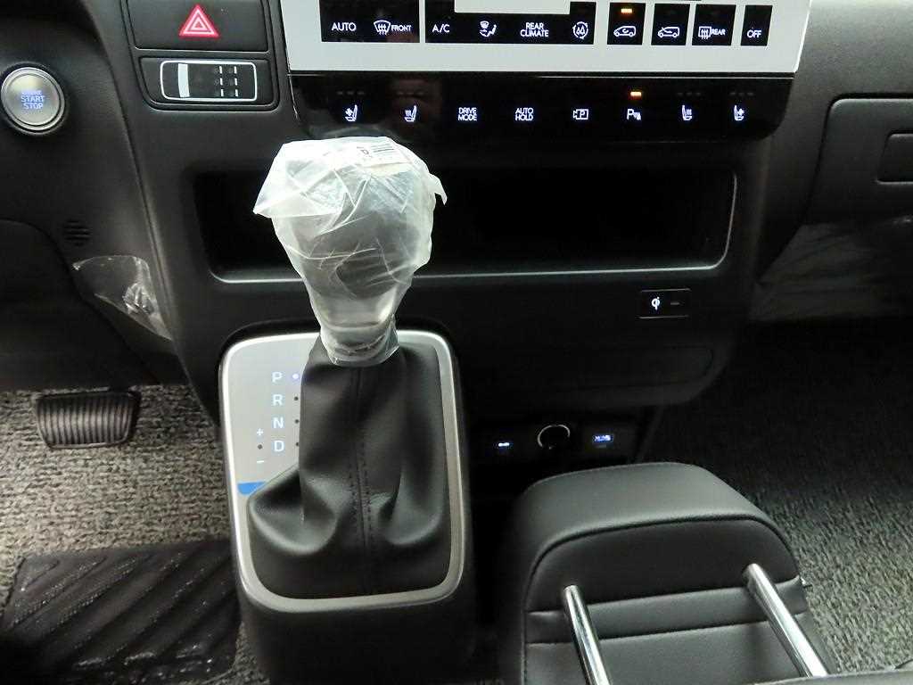 HYUNDAI Staria - Vista 10