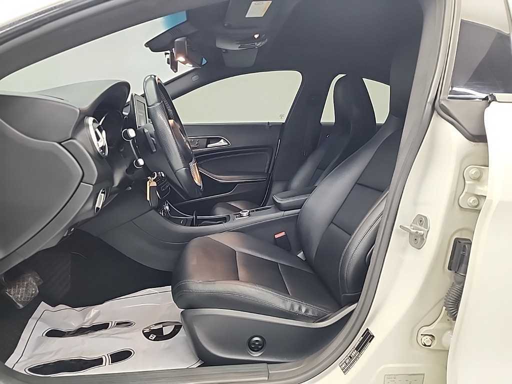 Mercedes Benz CLA Class - Vista 11