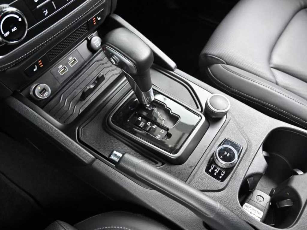 Ssangyong Rexton - Vista 9