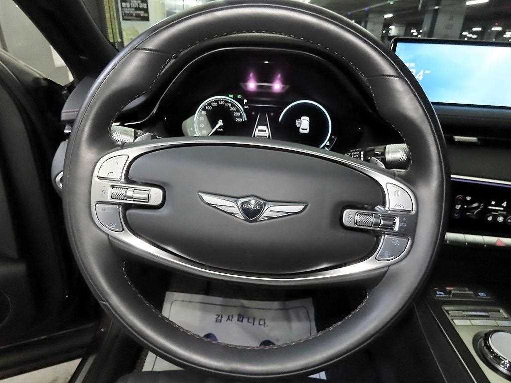 Genesis GV70 - Vista 8