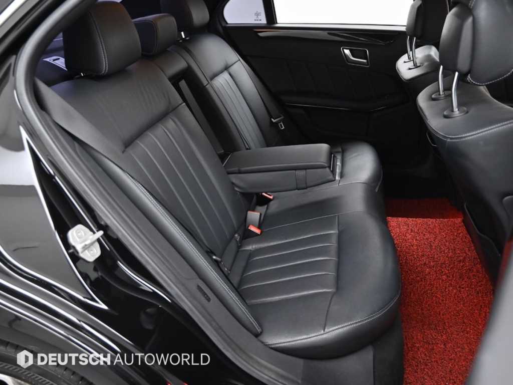 Mercedes Benz E class - Vista 12