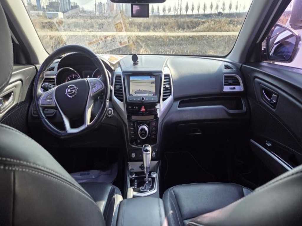 Ssangyong Tivoli - Vista 6