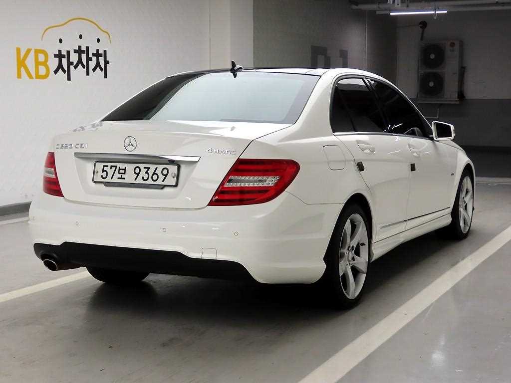 Mercedes Benz C Class - Vista 4
