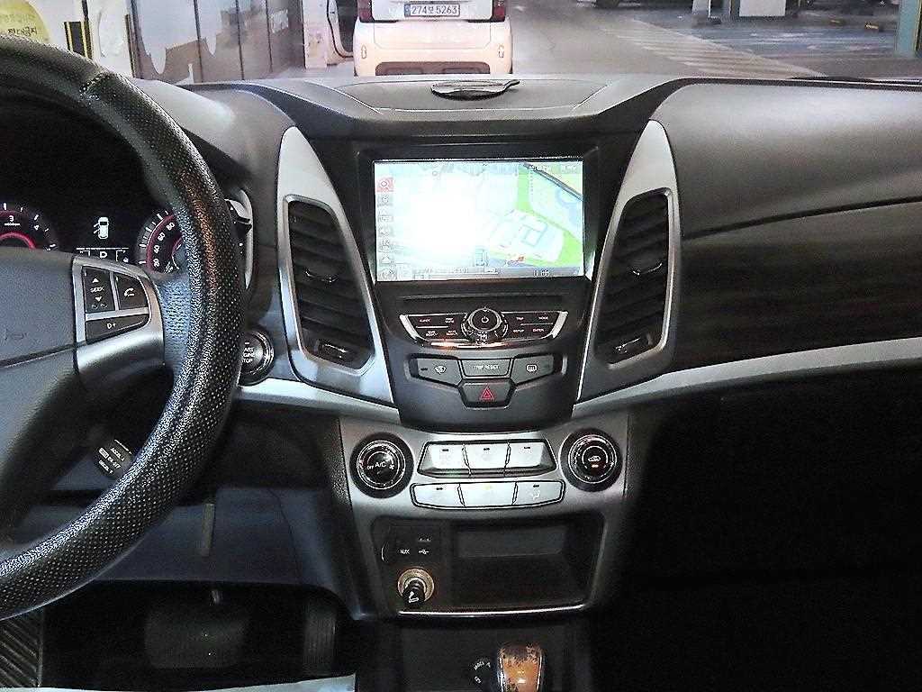Ssangyong Korando - Vista 11