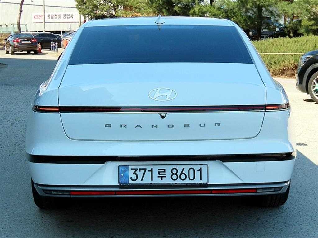 HYUNDAI Grandeur - Vista 4