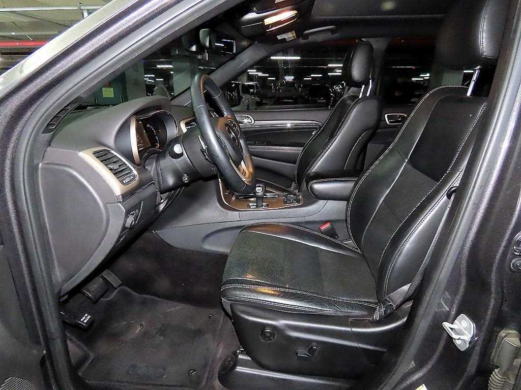 Jeep Cherokee - Vista 6