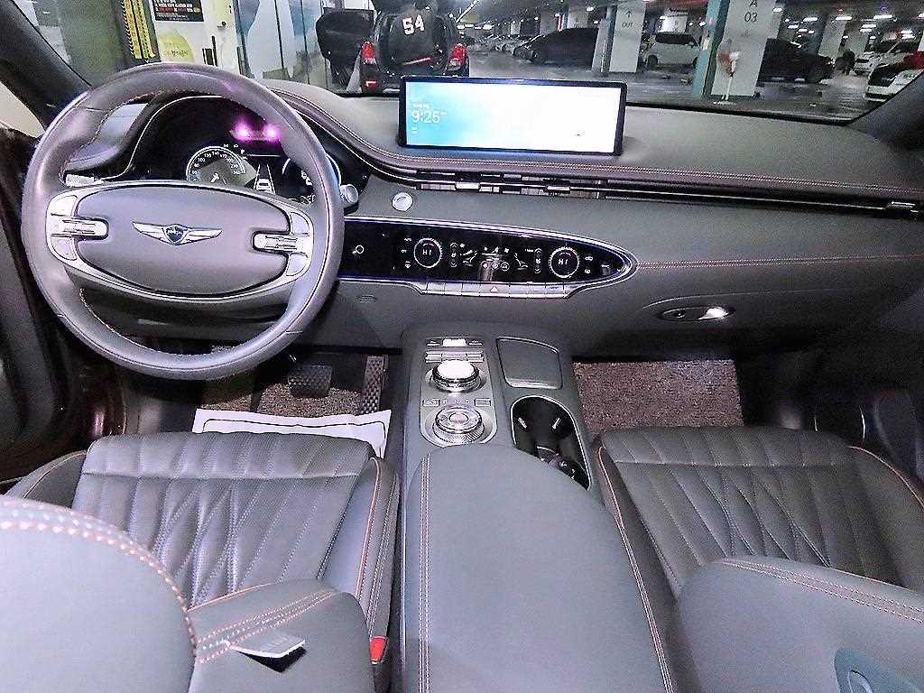 Genesis GV70 - Vista 10