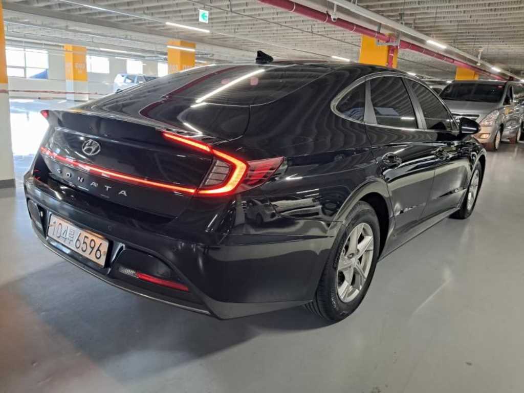 HYUNDAI Sonata - Vista 4