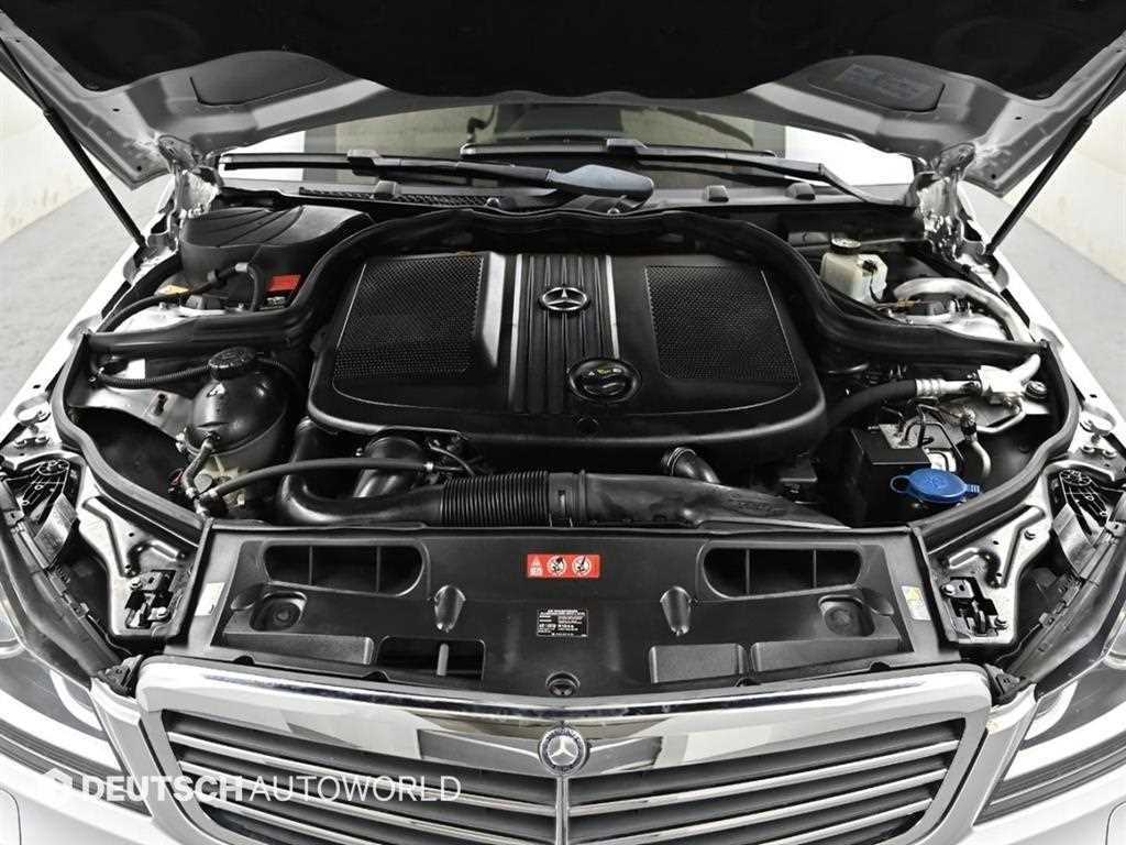 Mercedes Benz C Class - Vista 6