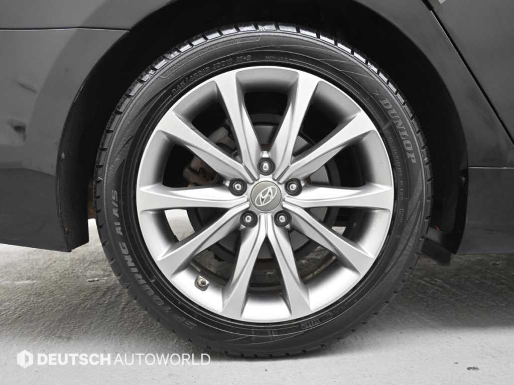 HYUNDAI Grandeur - Vista 5