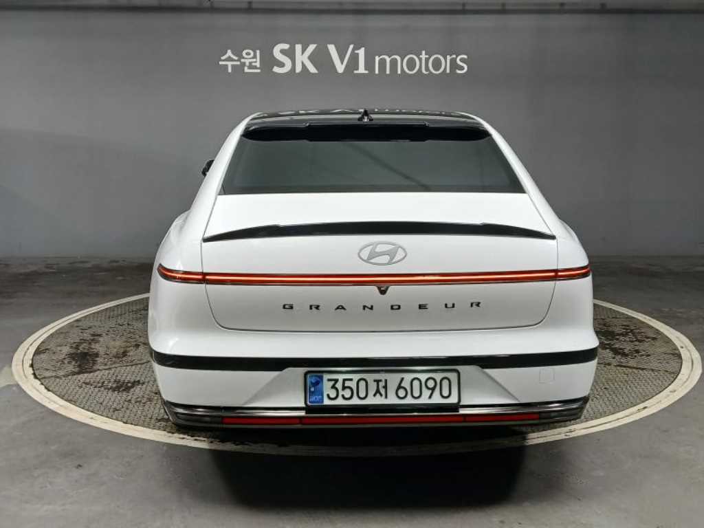 HYUNDAI Grandeur - Vista 5