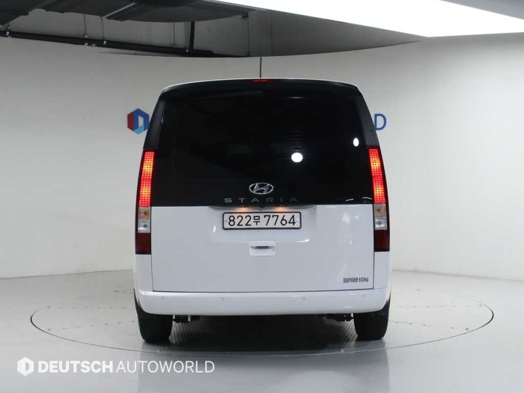 HYUNDAI Staria - Vista 4