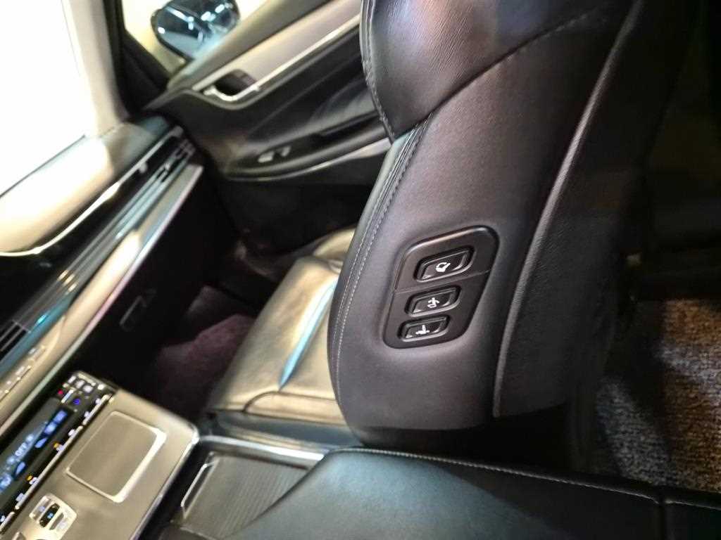 HYUNDAI Grandeur - Vista 11