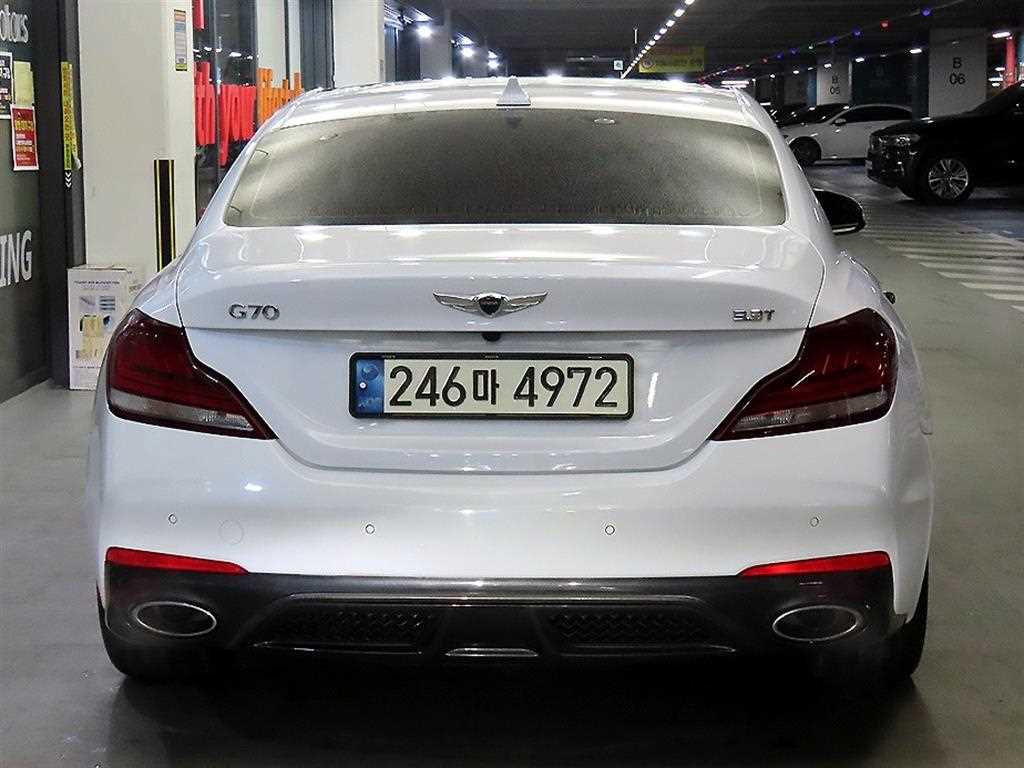 Genesis G70 - Vista 6