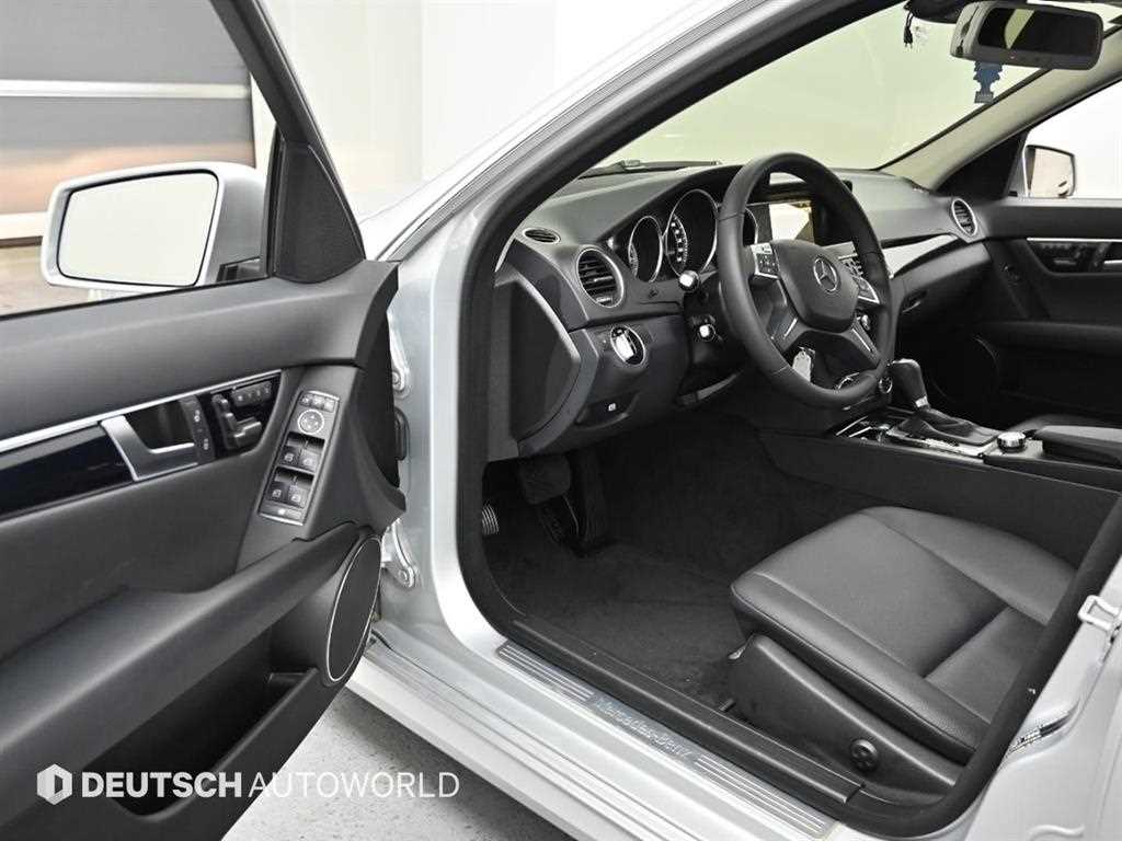 Mercedes Benz C Class - Vista 11