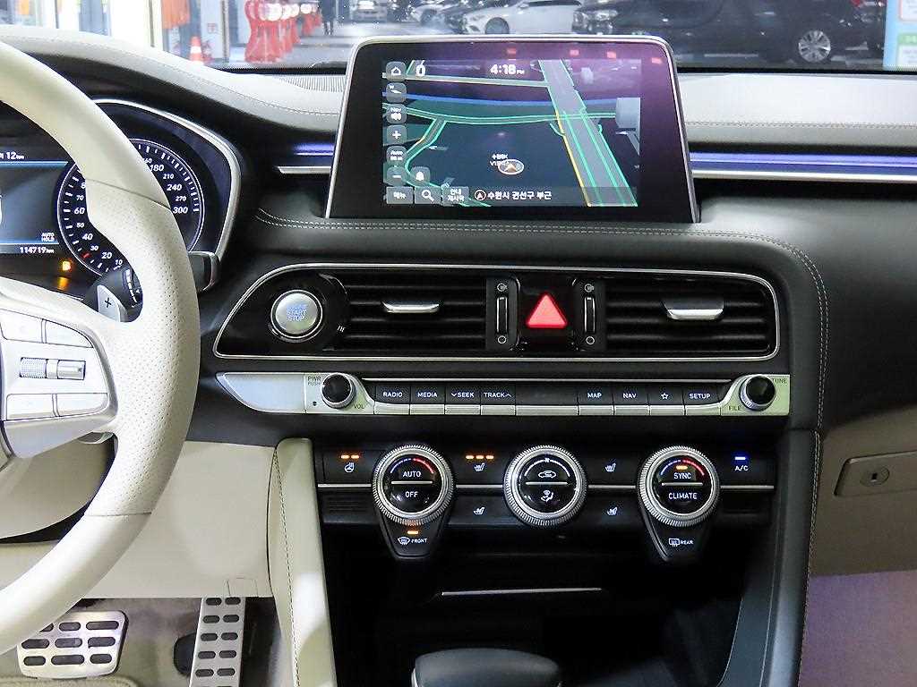 Genesis G70 - Vista 11