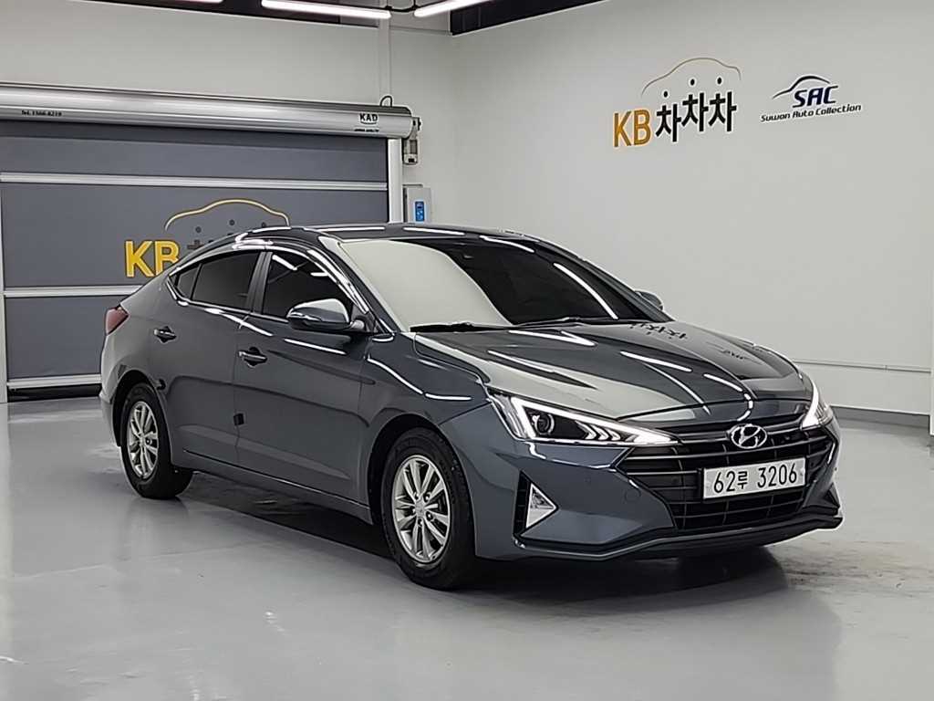 HYUNDAI Avante - Vista 4