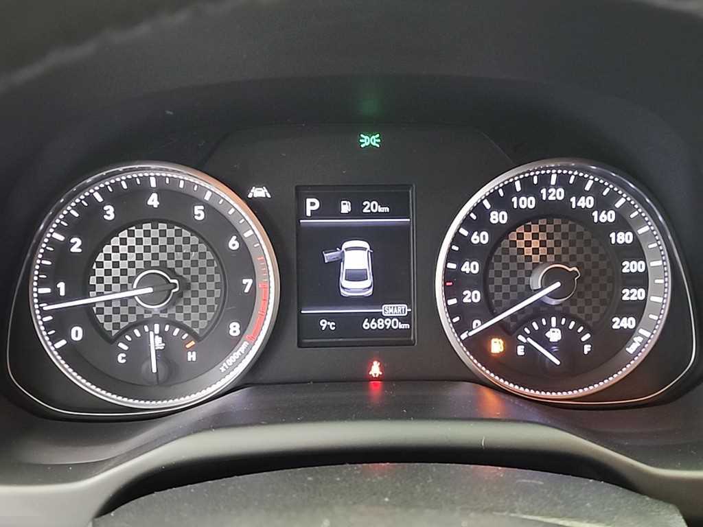 HYUNDAI Avante - Vista 6