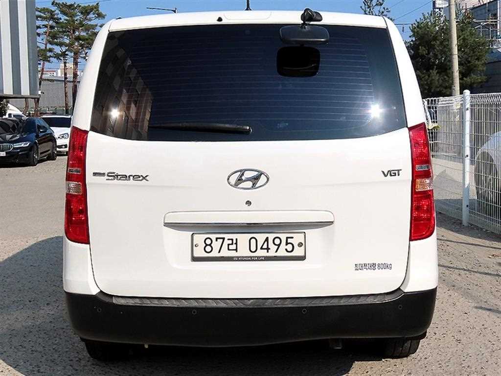 HYUNDAI Starex - Vista 4