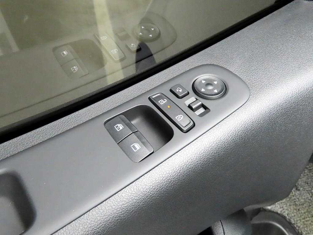 HYUNDAI Staria - Vista 11