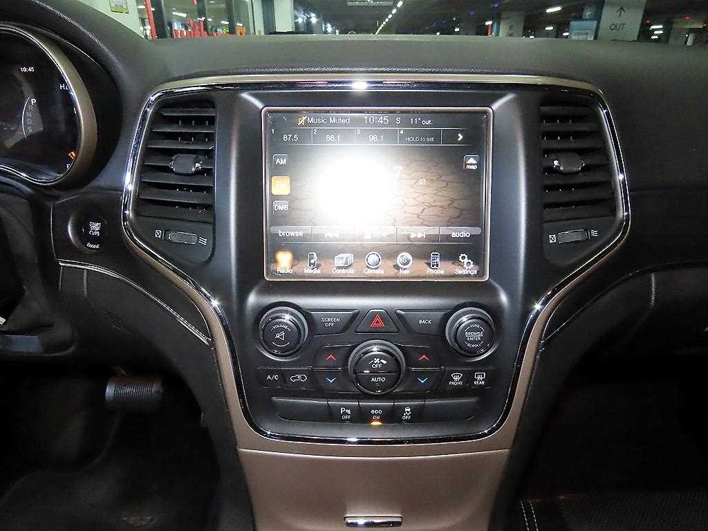 Jeep Cherokee - Vista 11