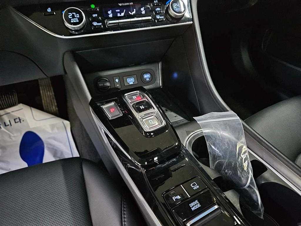 HYUNDAI Sonata - Vista 12