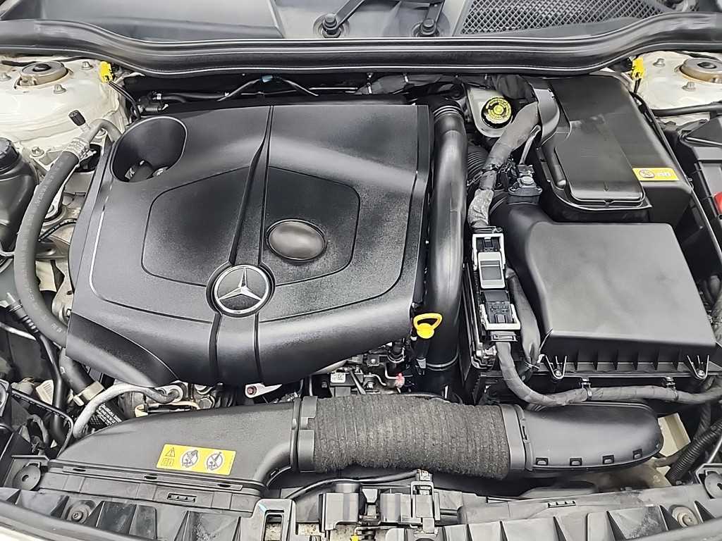 Mercedes Benz CLA Class - Vista 5