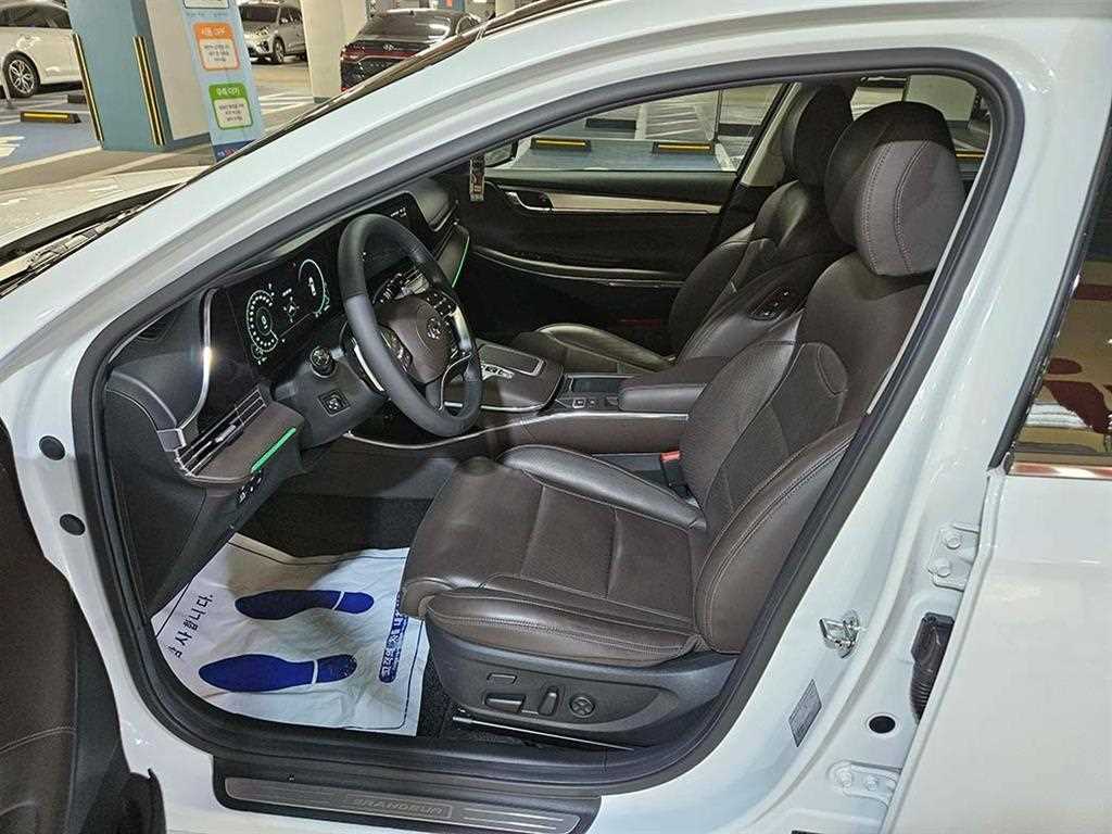 HYUNDAI Grandeur - Vista 7