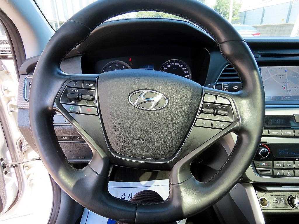 HYUNDAI Sonata - Vista 8