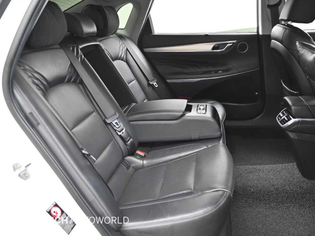 HYUNDAI Grandeur - Vista 12