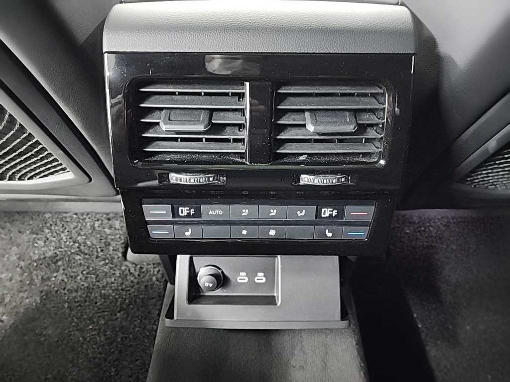 Volkswagen Touareg 2023 Negro - Importación desde Corea - HF Imports Iquique - Foto 13