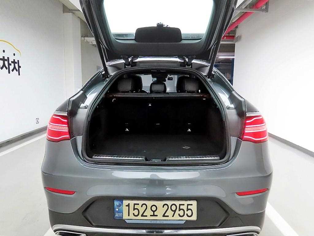 Mercedes Benz GLC Class - Vista 5