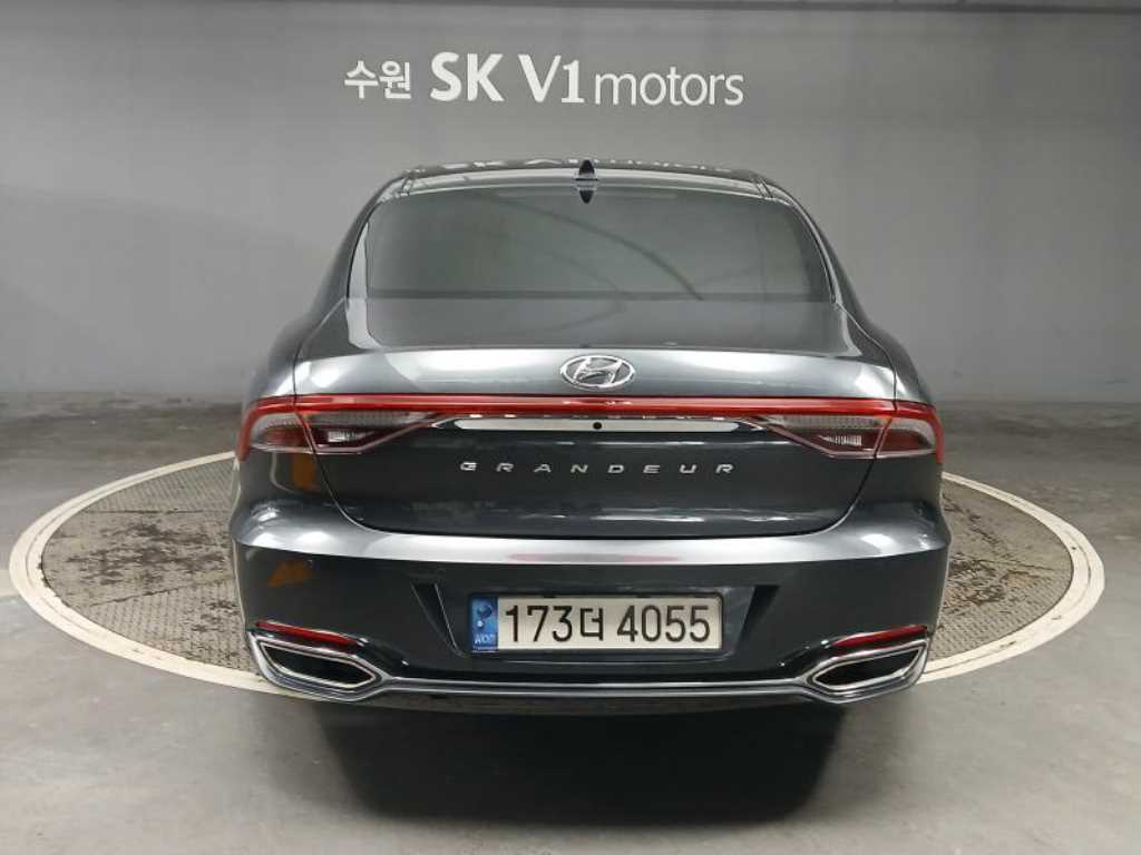 HYUNDAI Grandeur - Vista 5