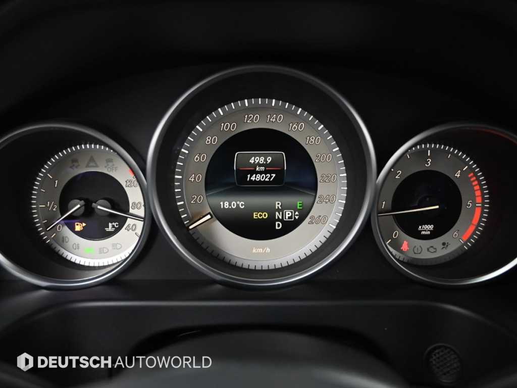 Mercedes Benz E class - Vista 8