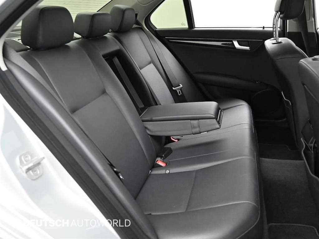 Mercedes Benz C Class - Vista 12