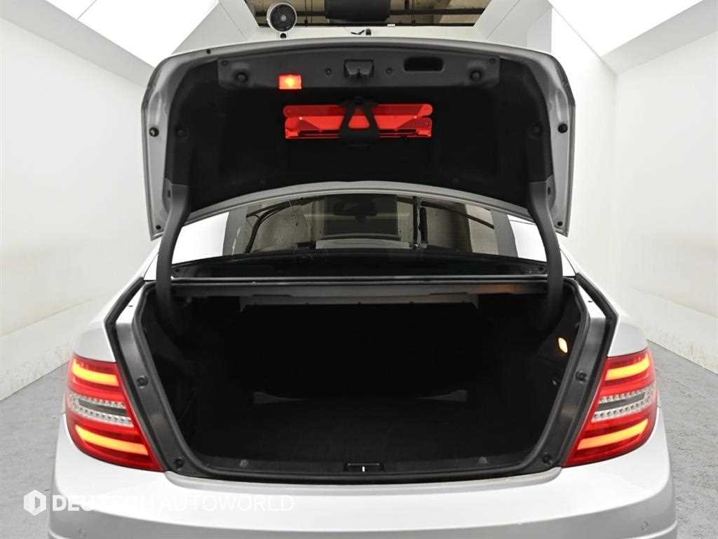 Mercedes Benz C Class 2013 Plateado - Importación desde Corea - HF Imports Iquique - Foto 19