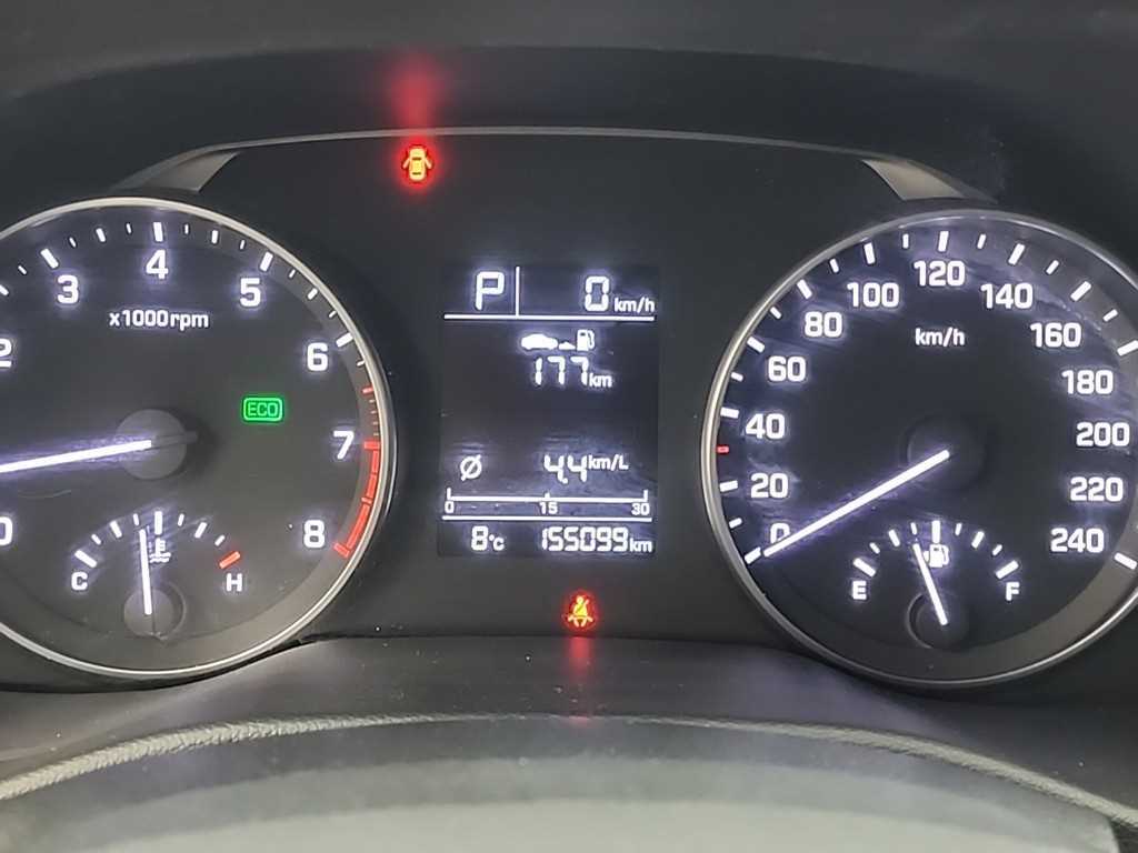 HYUNDAI Avante - Vista 6