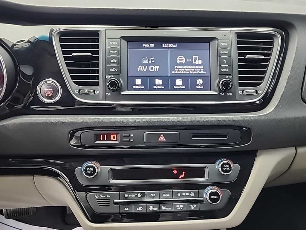 KIA Carnival - Vista 10