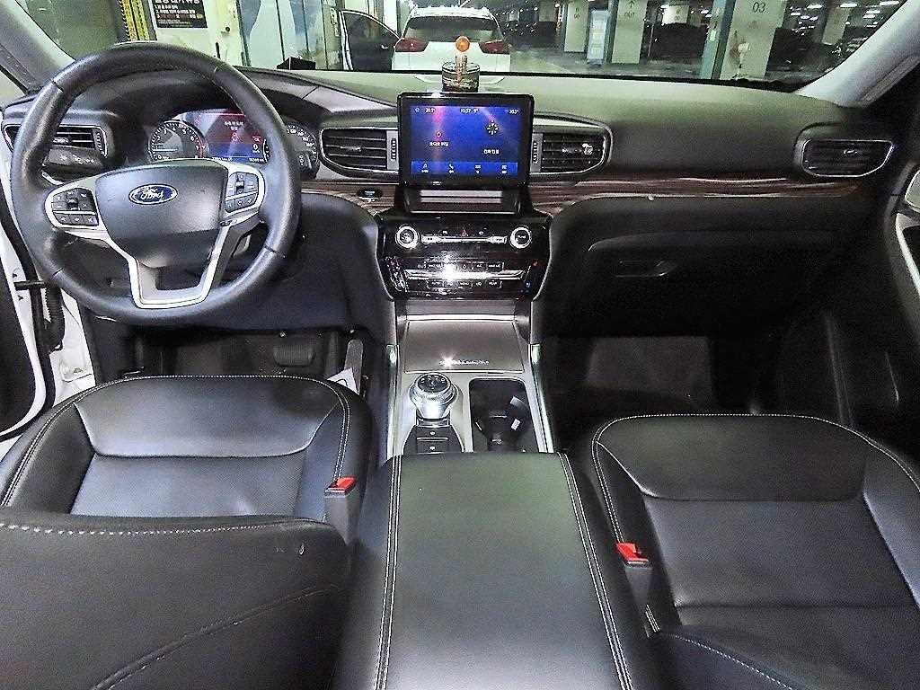 Ford Explorer - Vista 10