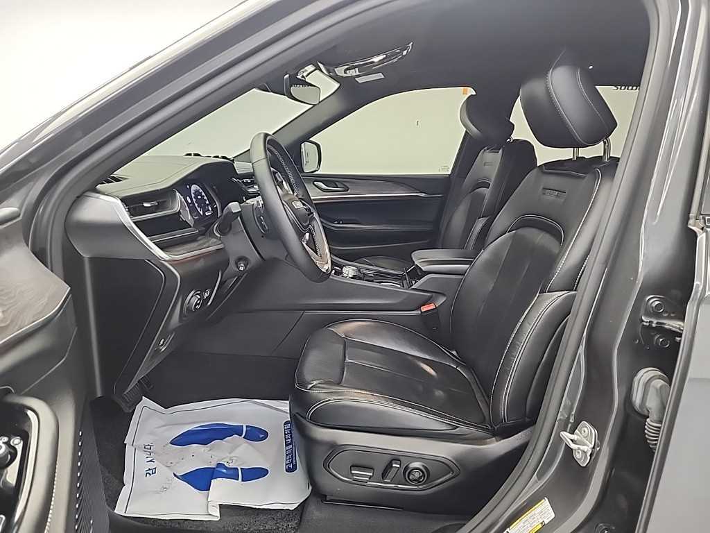 Jeep Cherokee - Vista 11