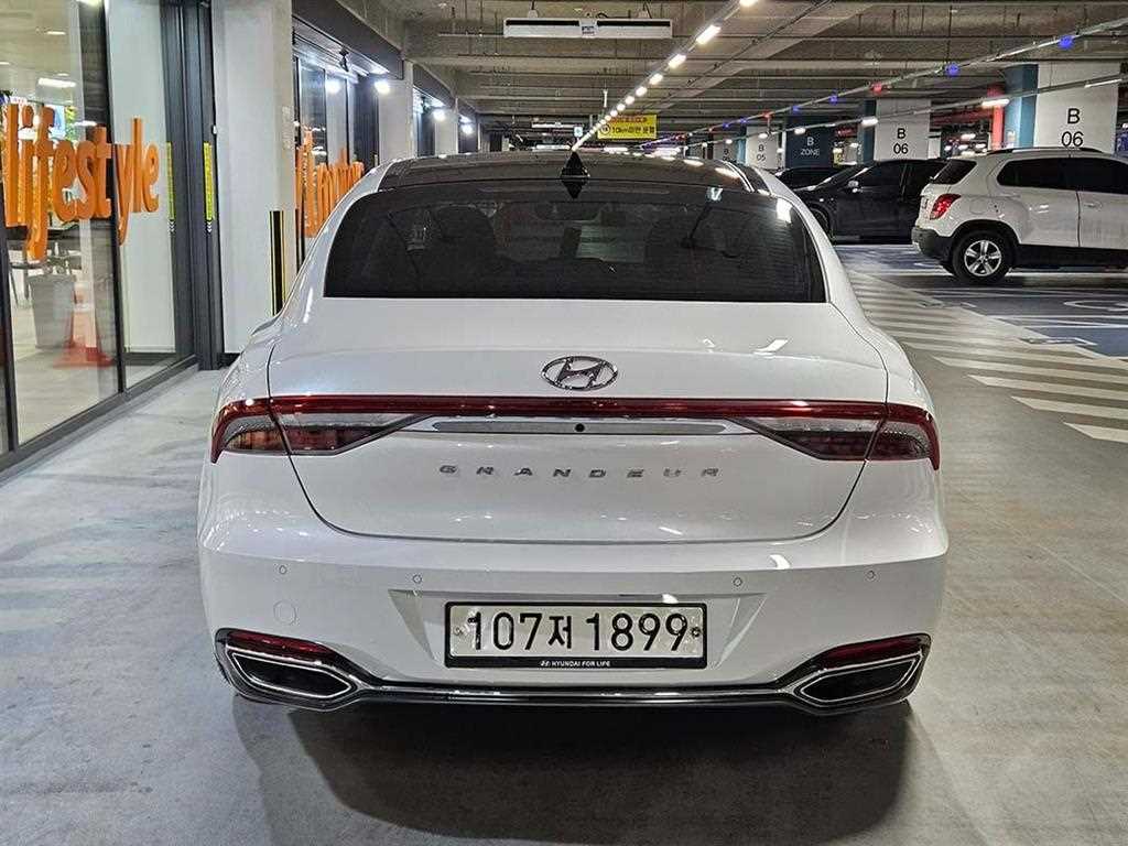 HYUNDAI Grandeur - Vista 5