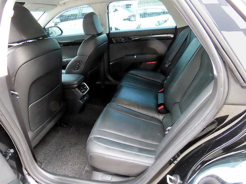 HYUNDAI Grandeur - Vista 6